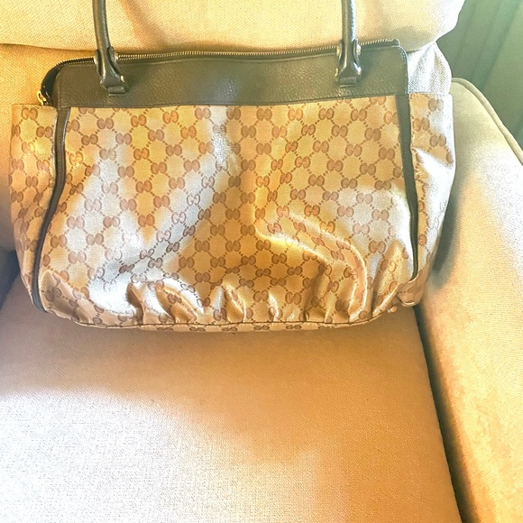 AUTHENTIC GUCCI BAG - Picture 3 of 9